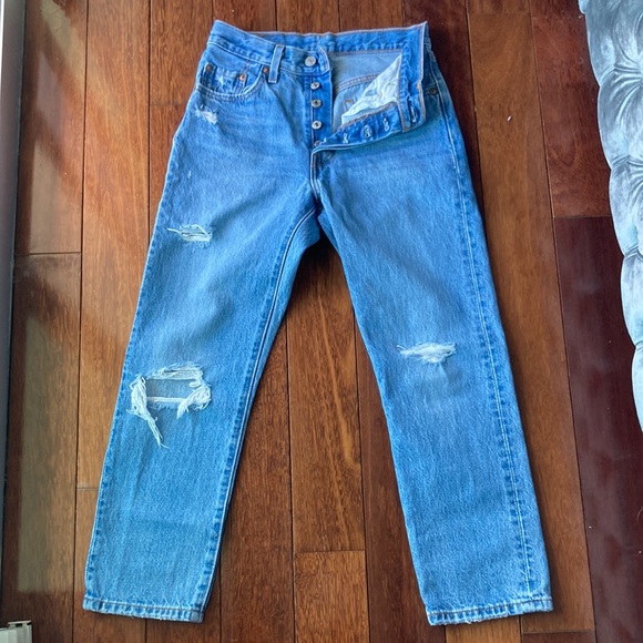 Levi's Denim - Levi’s✨Classic 501 Highrise/waistedButton fly Straight leg Jeans - price is firm